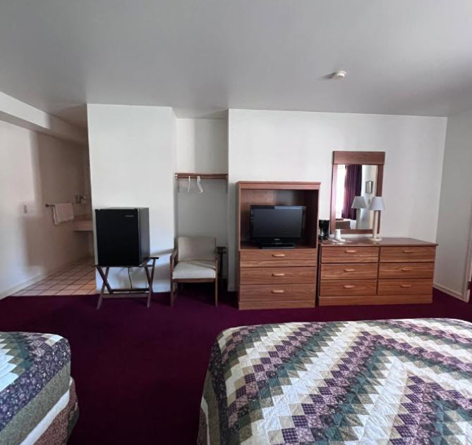 Vista-Villa Motel (Vista Villa Motel) - From Website (newer photo)